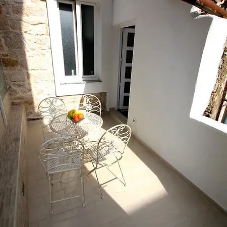 Bruna Apartment